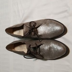 New Seychelles Pewter Mettalic Leather Shoes